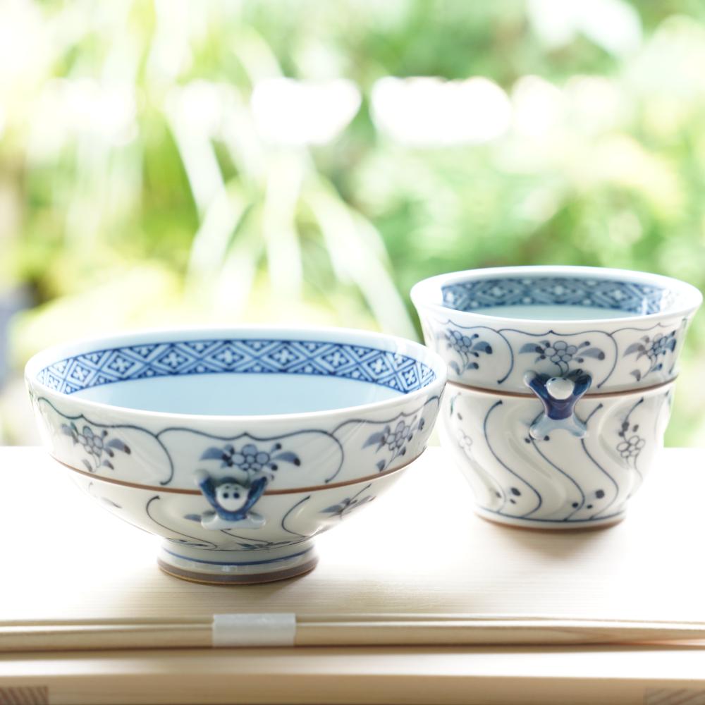 ARITA WARE "IKKANNJIN" CARVED TEA BOWL WITH WILD FLOWERS (LARGE)