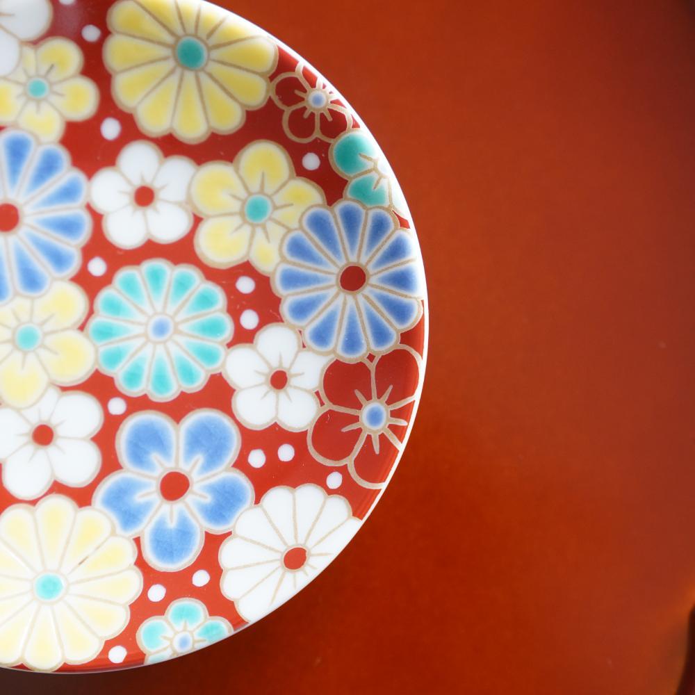 GOOD FORTUNE SMALL PLATE WITH PLUM & CHRYSANTHEMUM MOTIF